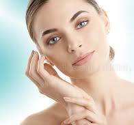 5 بهترین نوع آرایش صورت برای درخشان شدن پوست